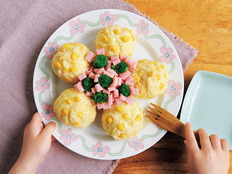 親子で楽しく♪　週末クッキング「お花のポテトサラダ」