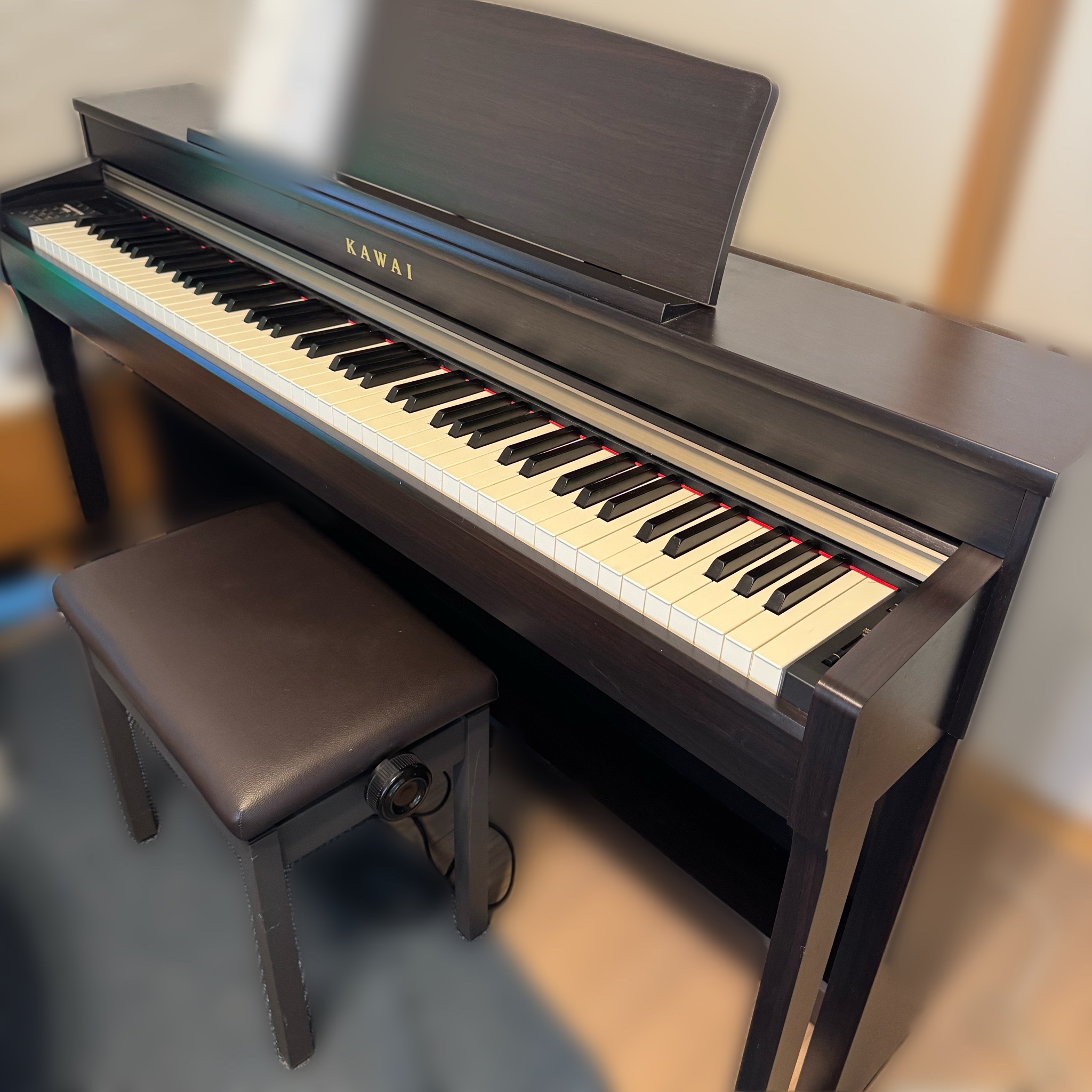 メルカリ】約10年前の電子ピアノ、いくらで売れた？「たのメル便」で
