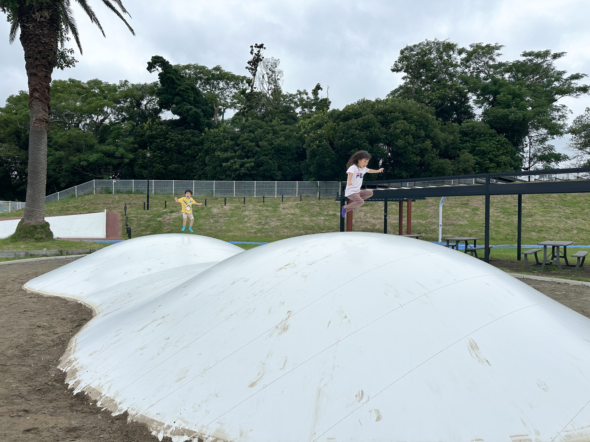 【千葉・南房総】子どもも大人も大満足！大型ふわふわドームのある公園