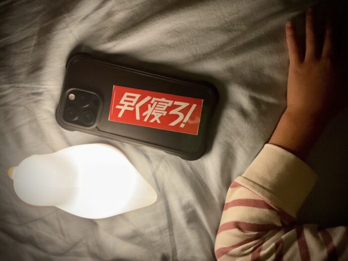 部屋を暗くしても1時間以上喋り続ける…毎晩「早く寝て！」とぶった斬っていた母が反省した理由